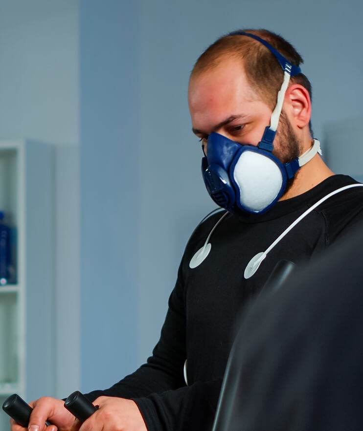 A person undergoing a Vo2 max test